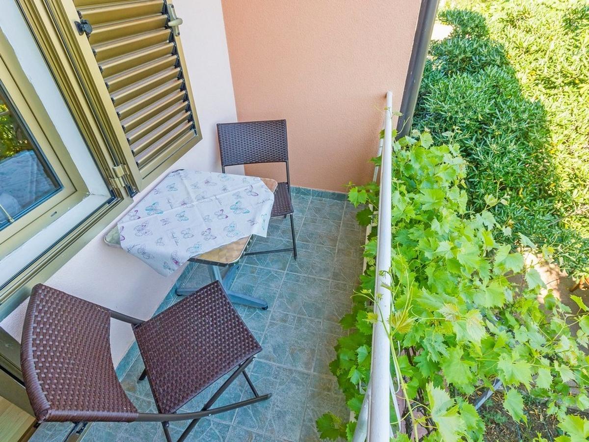 Apartments & Rooms Nikica Baska  Exterior photo